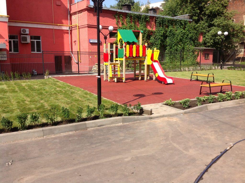Строительство детской игровой площадки