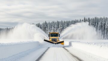 Уборка снега за городом