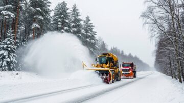 Уборка снега снегоуборочной техникой