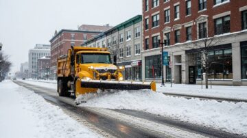Уборка снега с муниципальных территорий